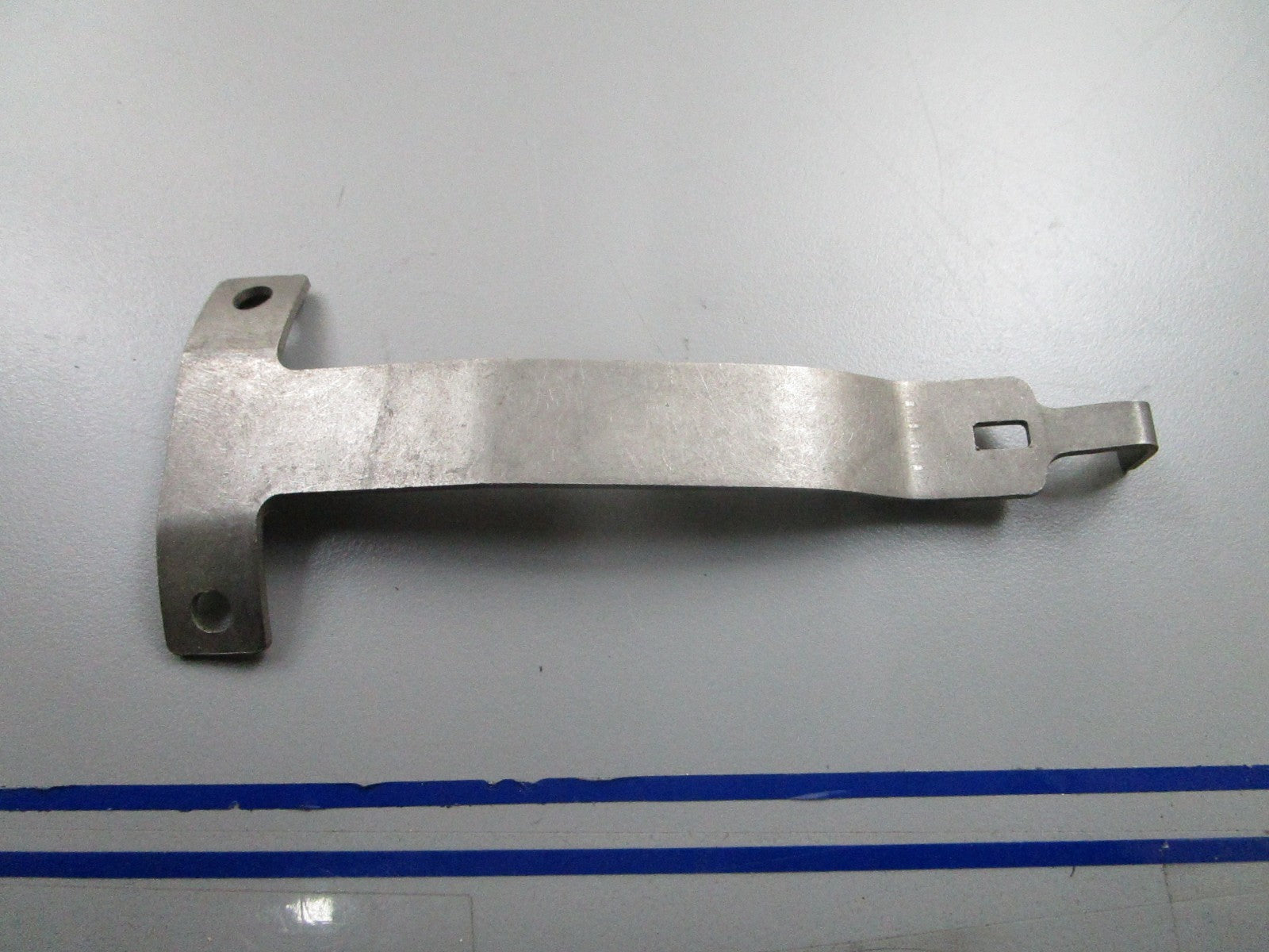 *NEW OEM* 0810 Mercury Quicksilver Bracket 72264A1