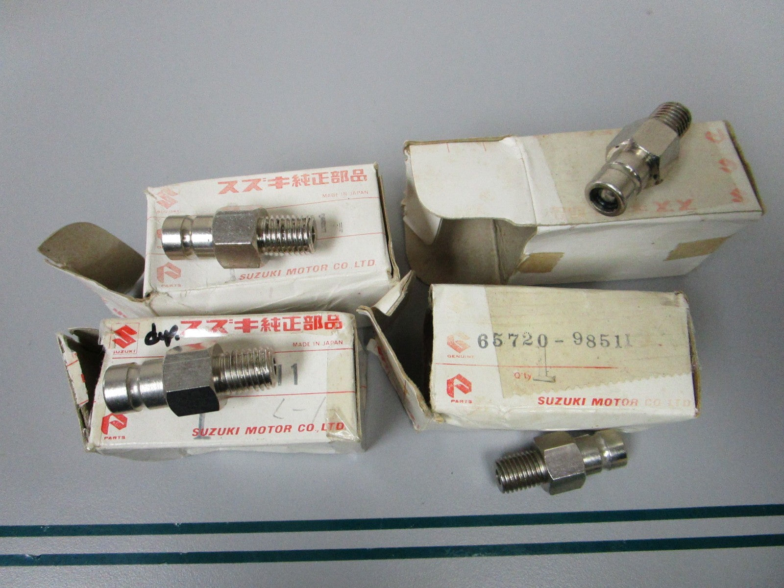 NEW OEM (LOT OF 4) 65720-98511 Suzuki Connector Plug 0810