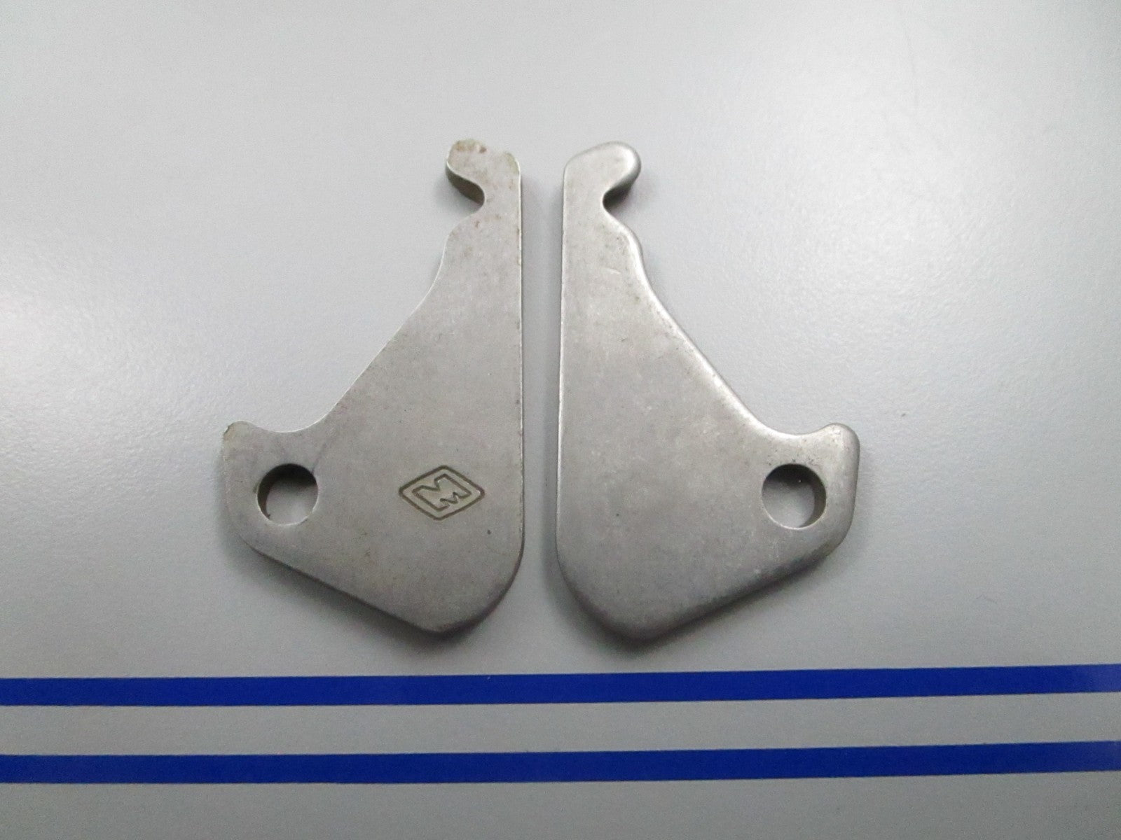 *NEW OEM* (LOT OF 2) 0810 OMC Johnson Evinrude Lever 333871 0333871