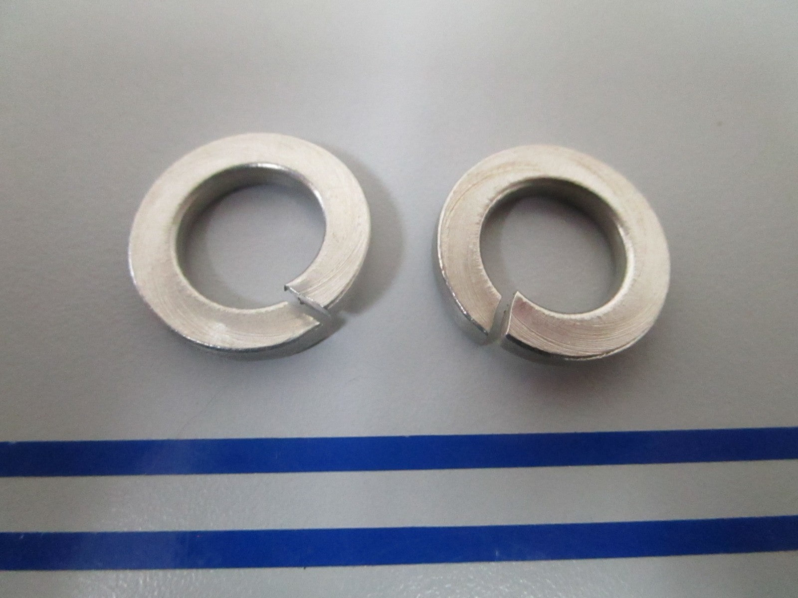 NEW OEM (LOT OF 2) 313169 0313169 OMC Johnson Evinrude Lock Washer 0810