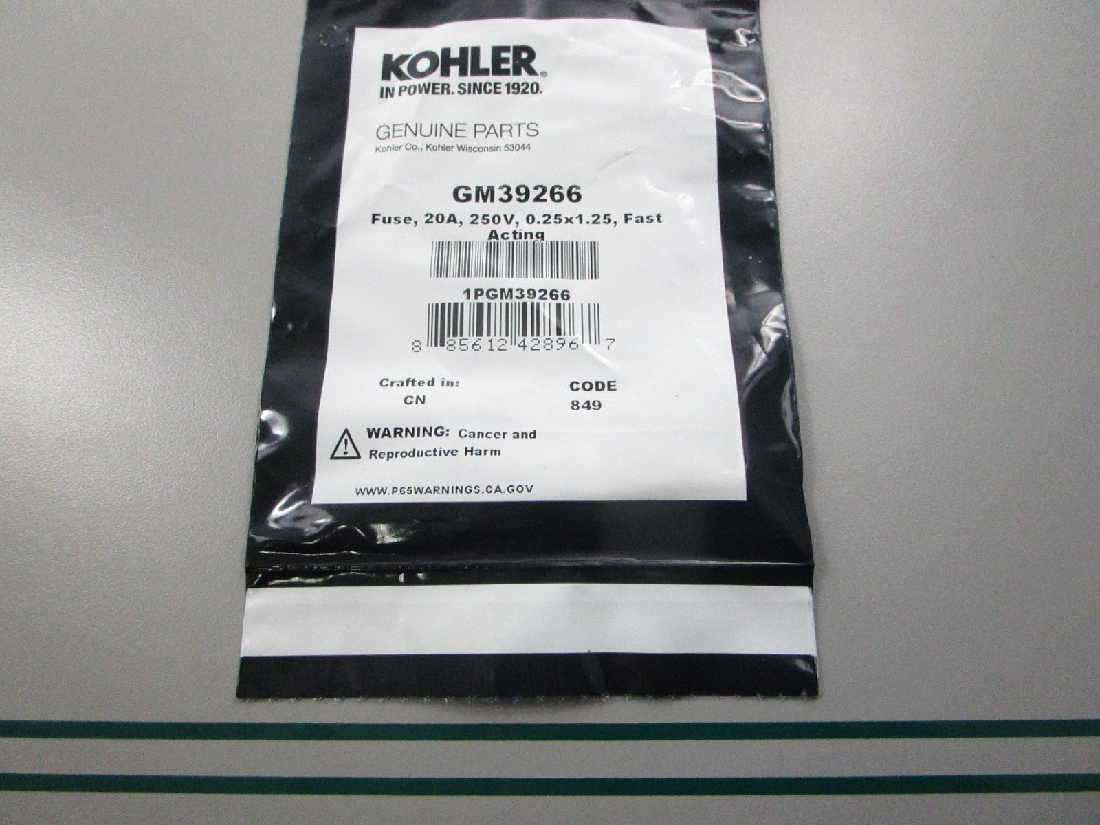 NEW OEM GM39266 Kohler 250V 20A Fuse 0810