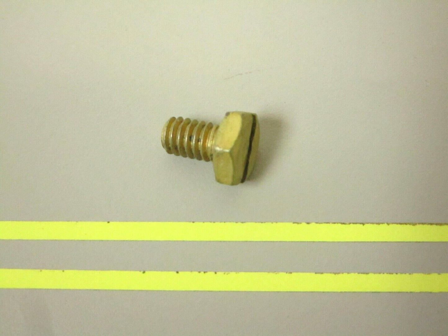 *NEW OEM* 0750 OMC Johnson Evinruide SCREWS 307832 0307832