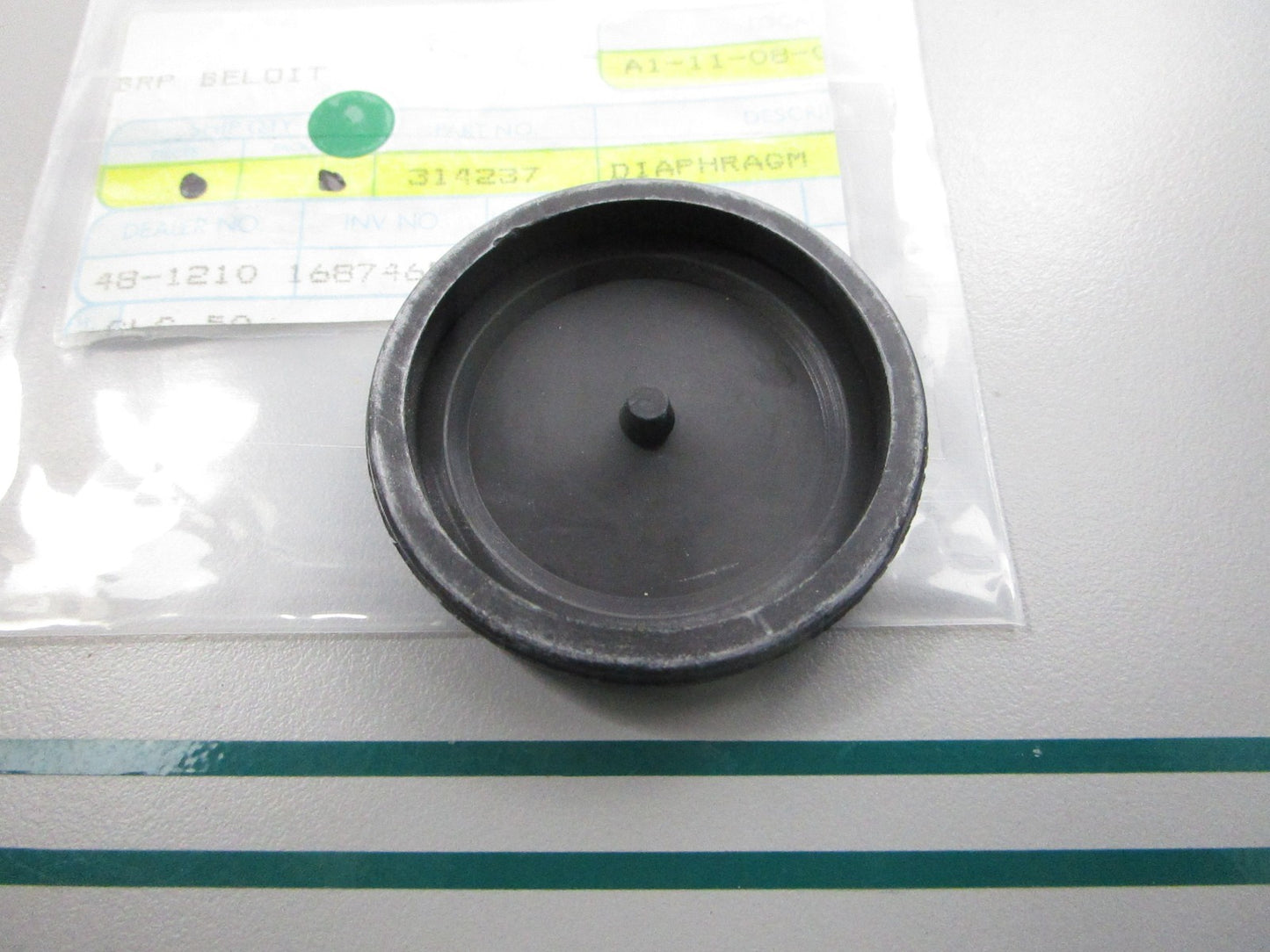 NEW OEM 314237 0314237 OMC Johnson Evinrude Diaphragm 0810