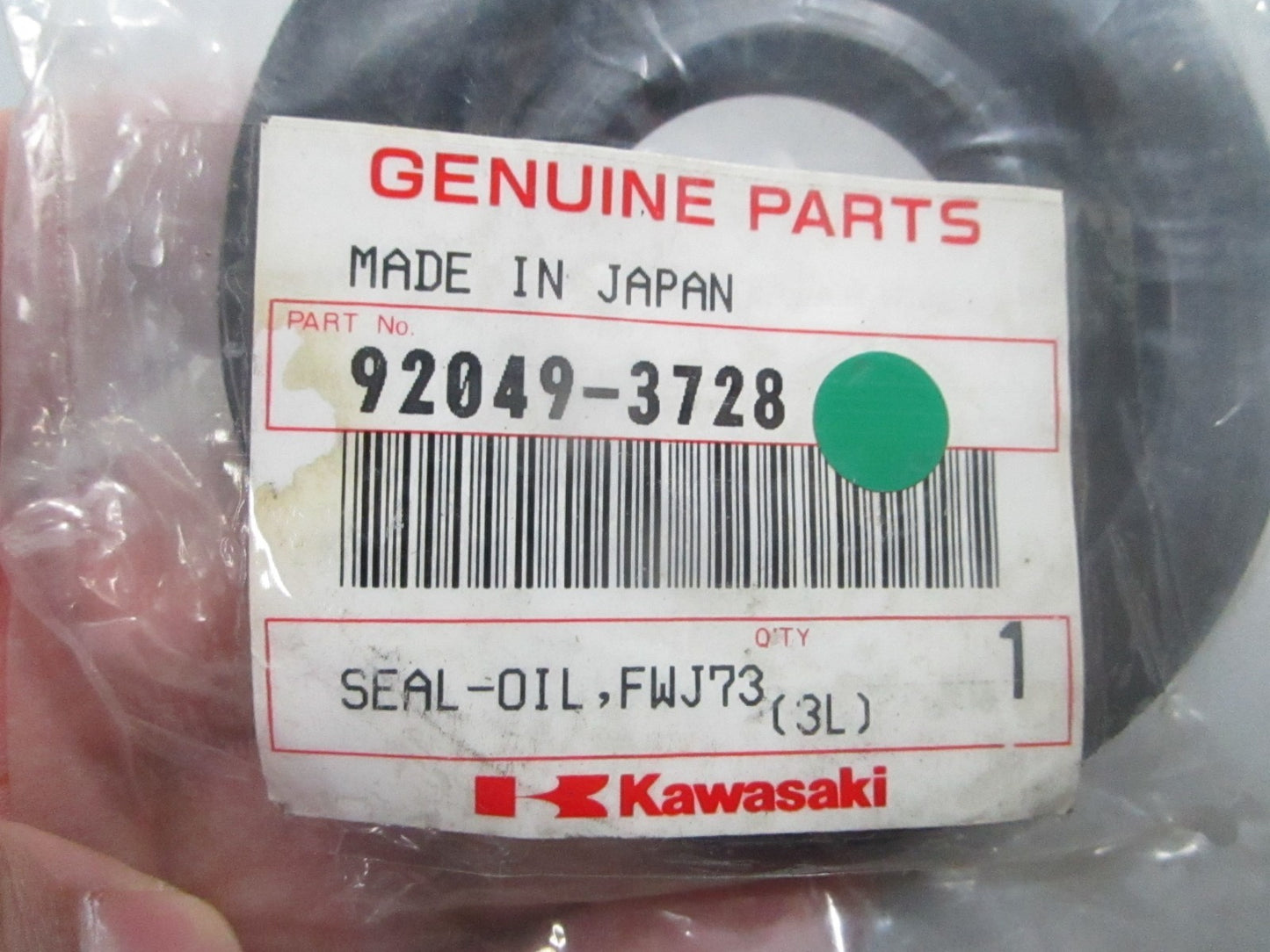 NEW OEM 92049-3728 Kawasaki Oil Seal 0810
