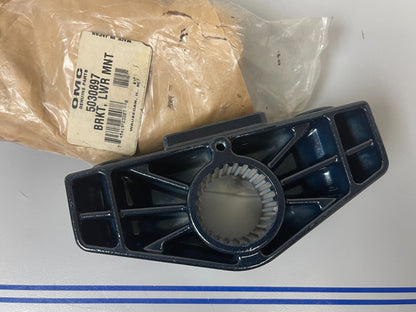 *NEW OEM* 0810 OMC Johnson Evinrude Lower Mount Bracket 5030897