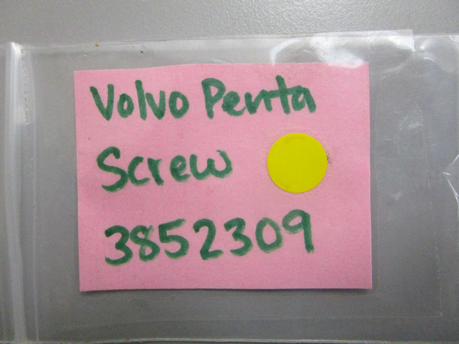 *NEW OEM* 0750 Volvo Penta SCREW 3852309