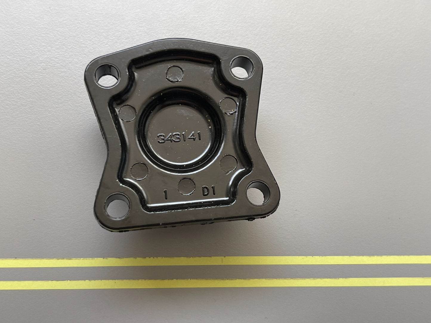 *NEW OEM* 0810 OMC Johnson Evinrude Thermostat Cover 343141 0343141