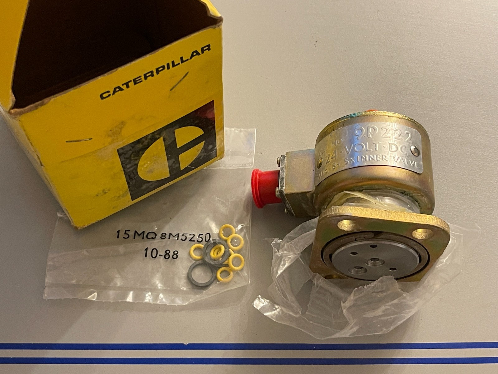 NEW OEM 9P-0222 CAT Caterpillar Solenoid Valve 0720