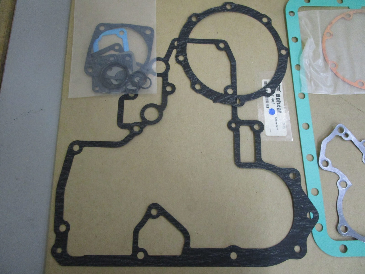 *NEW OEM* 0820 Bobcat Gasket Kit 6657402