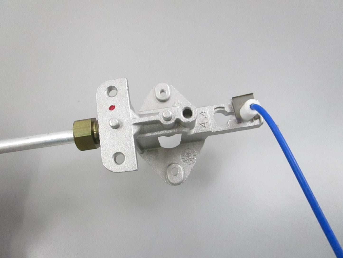 NEW OEM W10552119 Whirlpool Holder 0810