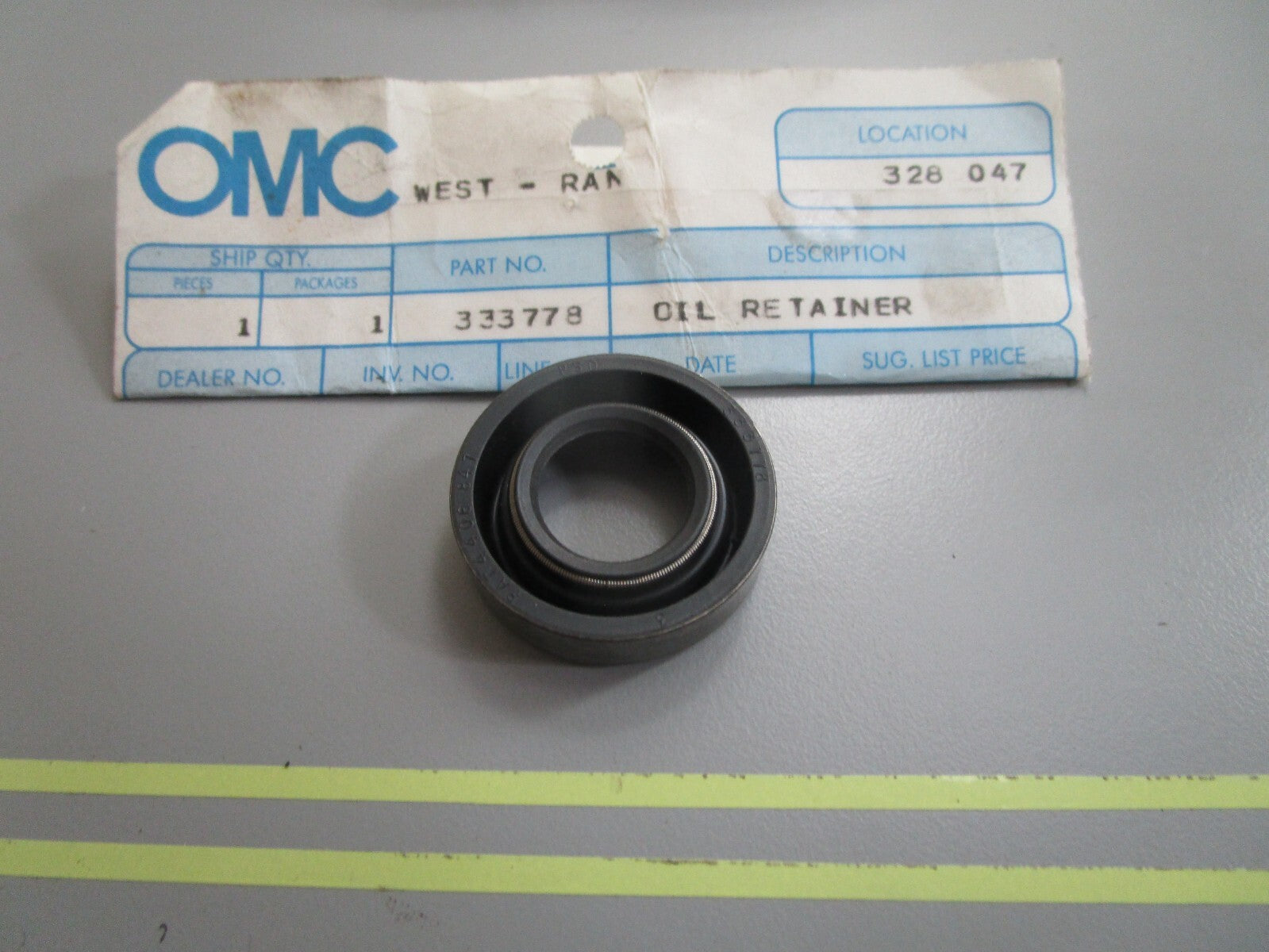*NEW OEM* 0810 OMC Johnson Evinrude Oil Retainer 333778 0333778