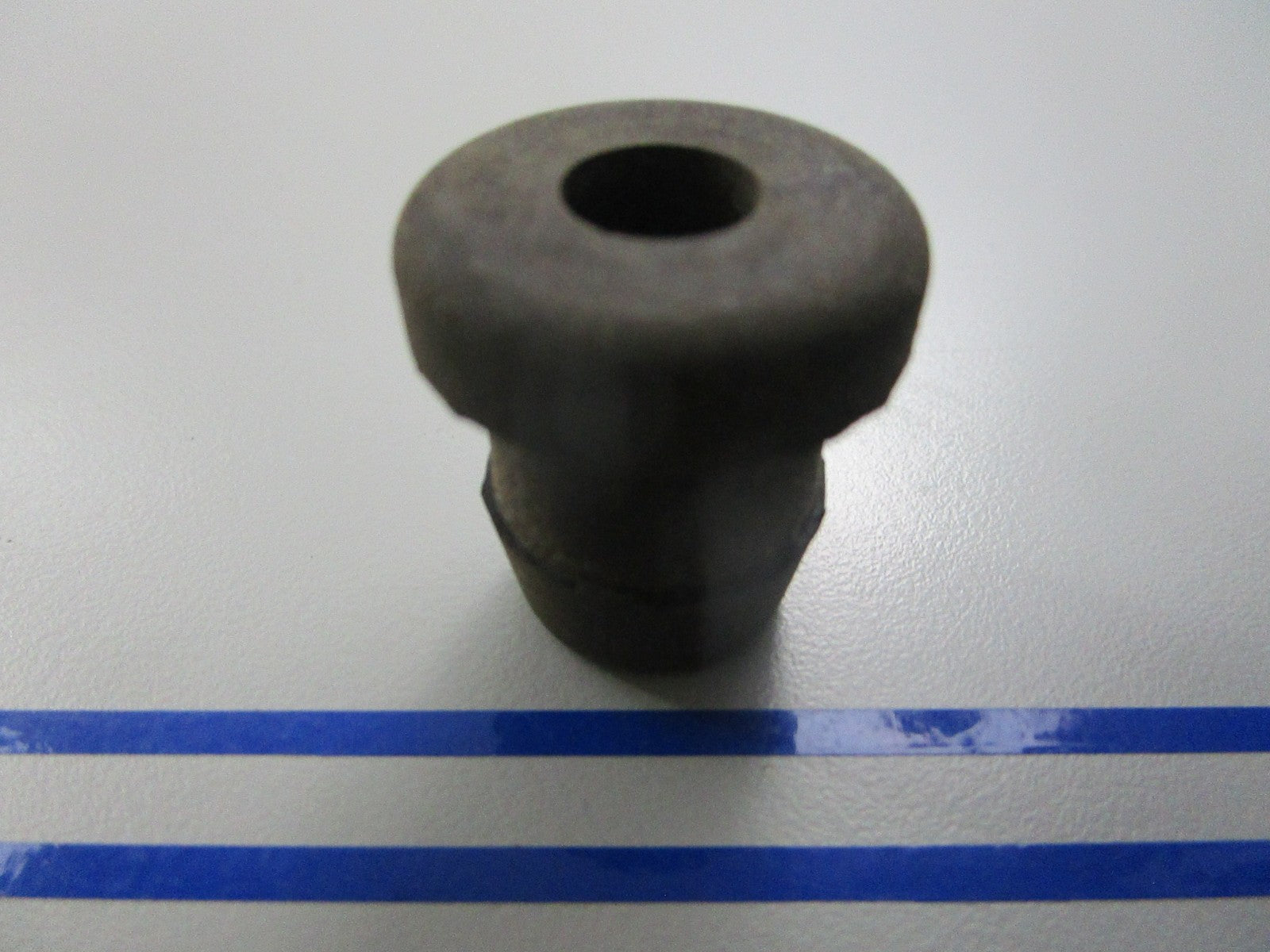 *NEW OEM* 0810 Mercury Quicksilver Grommet 23-35977