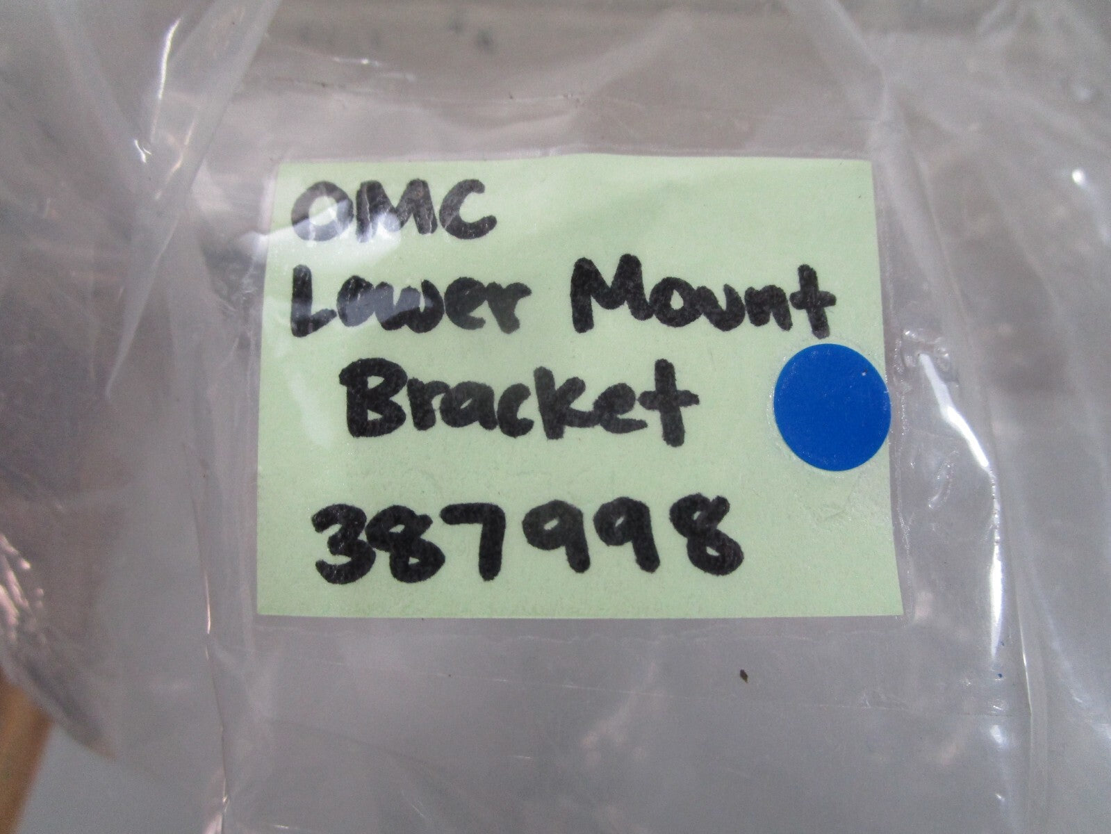 *NEW OEM* 0820 OMC Johnson Evinrude Lower Mount Bracket 387998 0387998