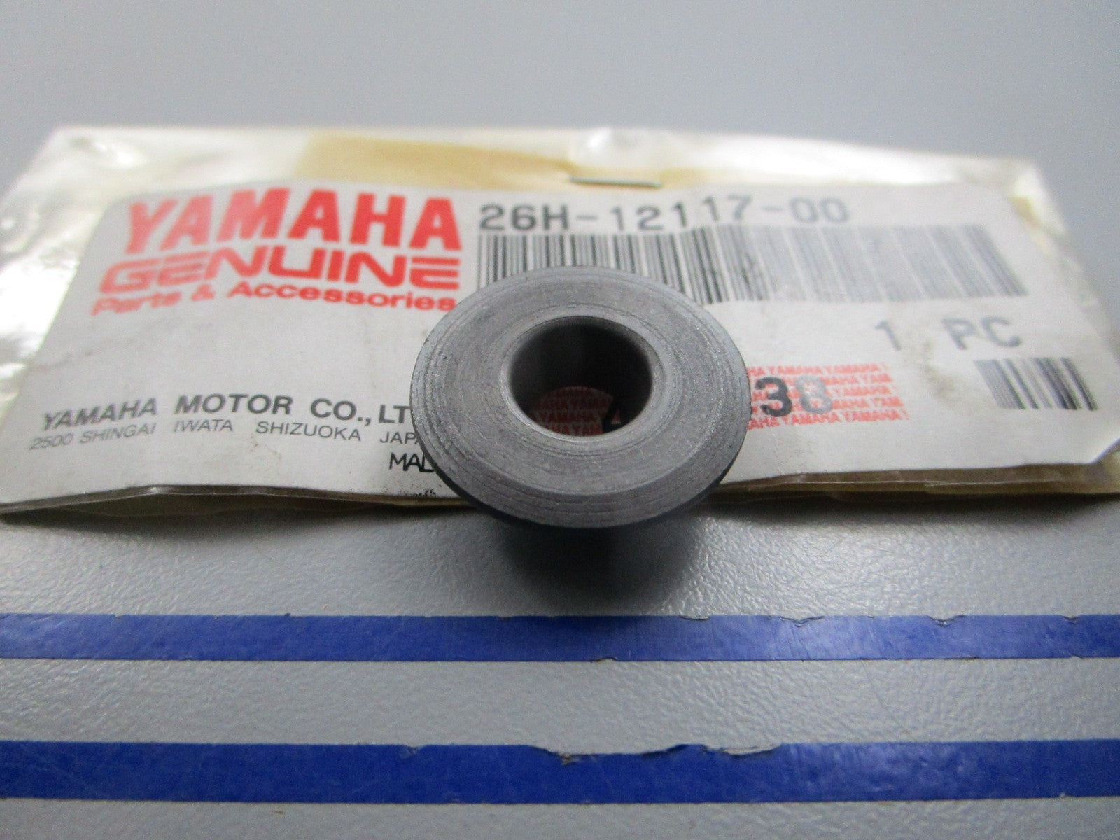 NEW OEM 26H-12117-00-00 Yamaha Valve Retainer 0810