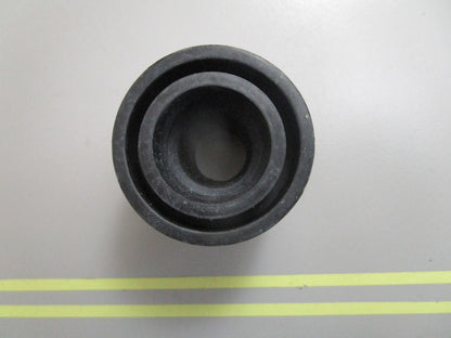 *NEW OEM* 0810 OMC Johnson Evinrude Grommet 333758 0333758