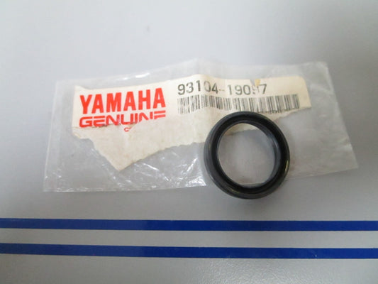 NEW OEM 93104-19097 Yamaha Oil Seal 0720