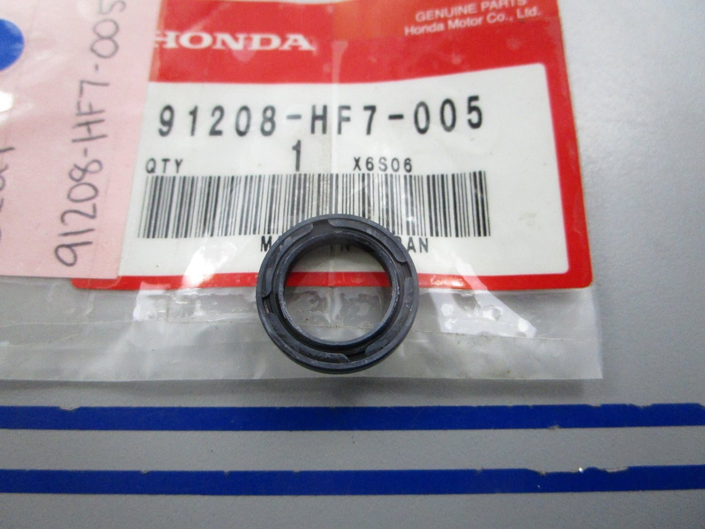 NEW OEM 91208-HF7-005 Honda Seal 0810
