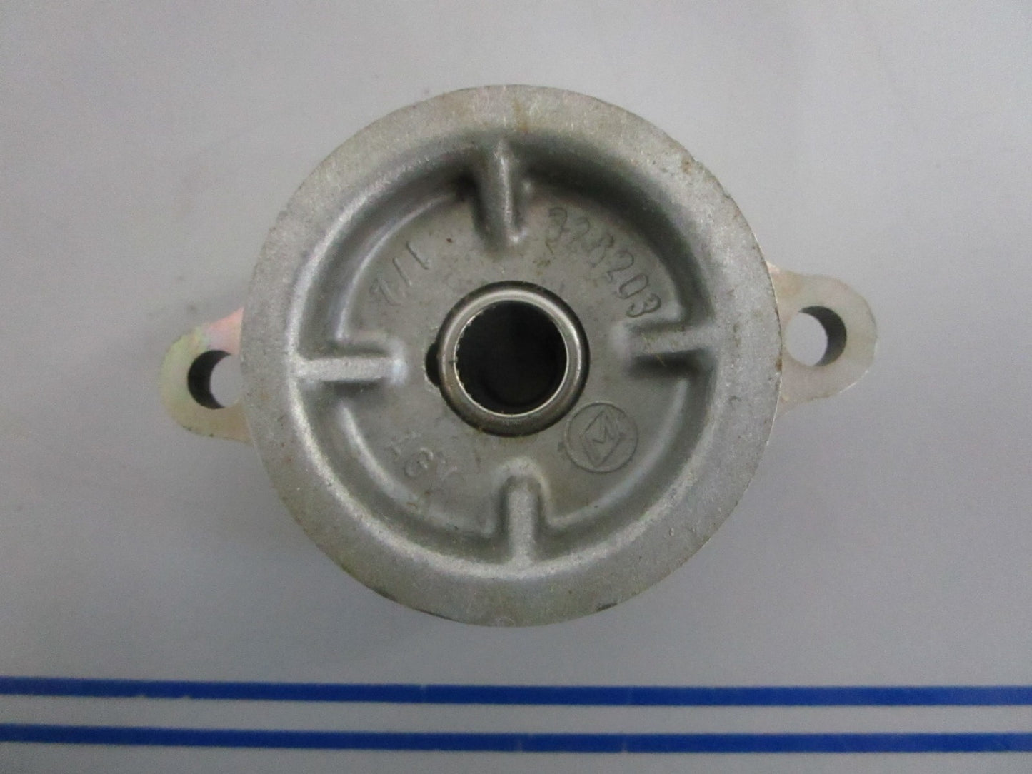 *NEW OEM* 0820 OMC Johnson Evinrude Bearing Housing 391171 0391171