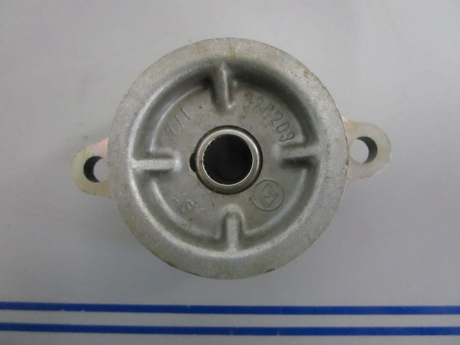 *NEW OEM* 0820 OMC Johnson Evinrude Bearing Housing 391171 0391171