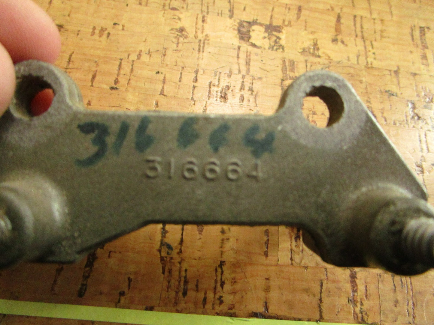 *NEW OEM* 0810 OMC Johnson Evinrude Idle Adjustment Bracket 316664 0316664