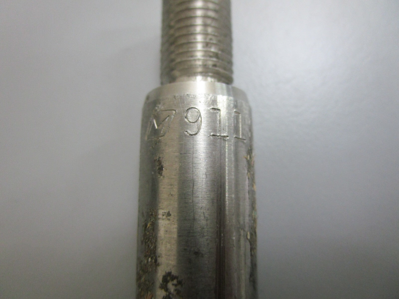*NEW OEM* 0820 OMC Johnson Evinrude Pivot Pin 911819 0911819