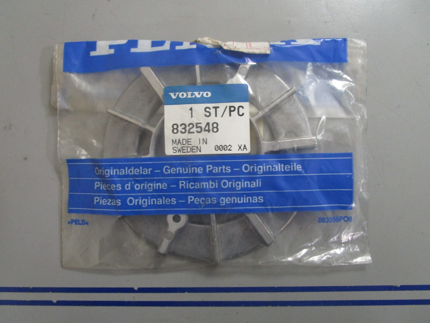 *NEW OEM* 0810 Volvo Penta Centrifugal Pump 832548-2