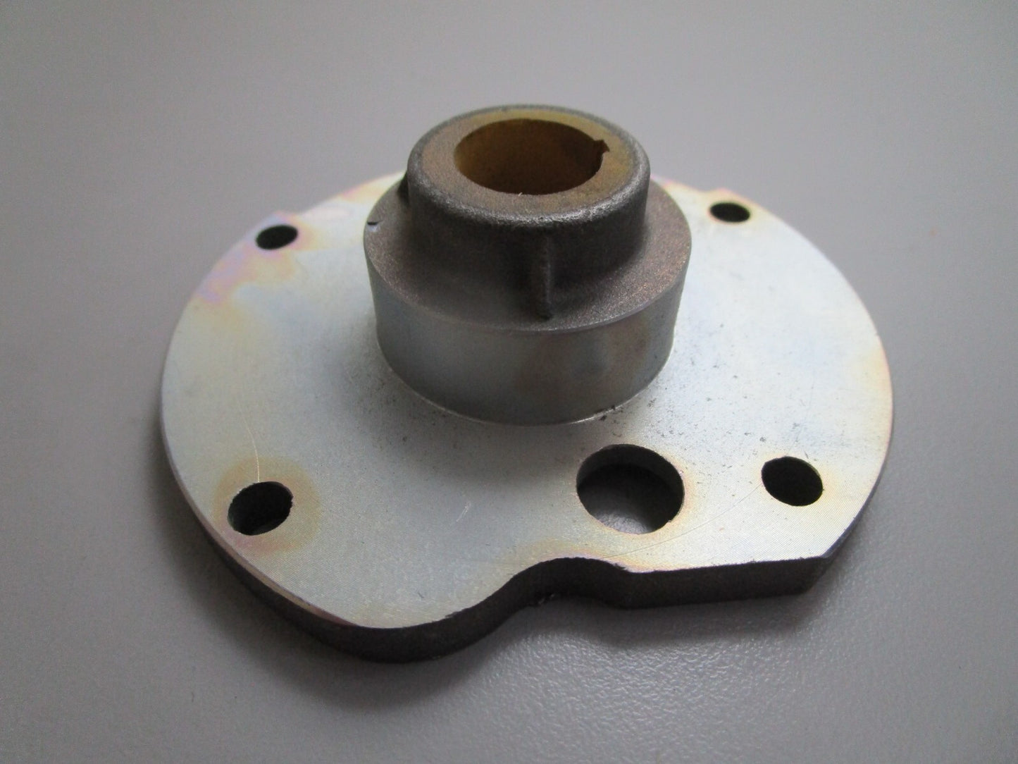 *NEW OEM* 0820 OMC Johnson Evinrude Bearing Housing 377186 0377186