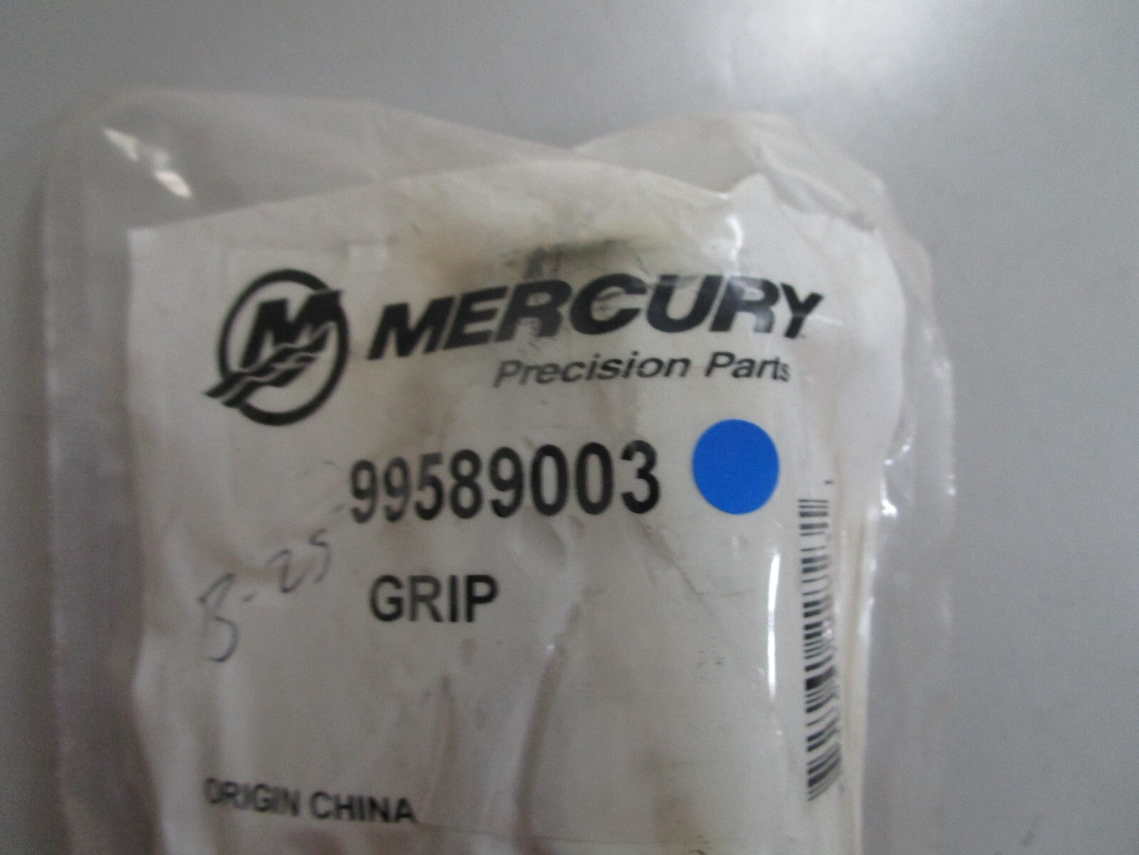 *NEW OEM* 0810 Mercury Quicksilver Grip 99589003