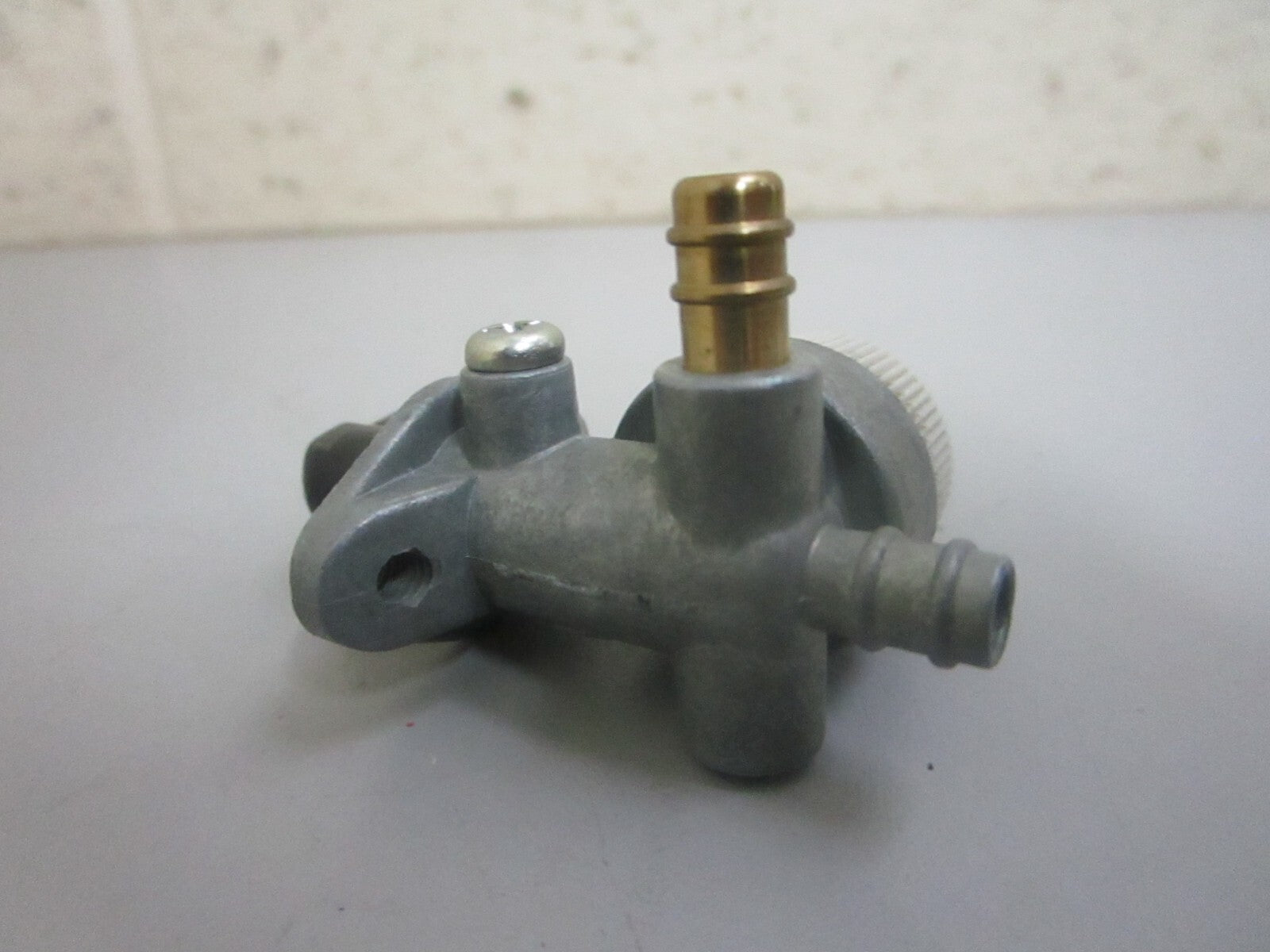 *NEW OEM* 0820 OMC Johnson Evinrude Fuel Cock Assy 5030332