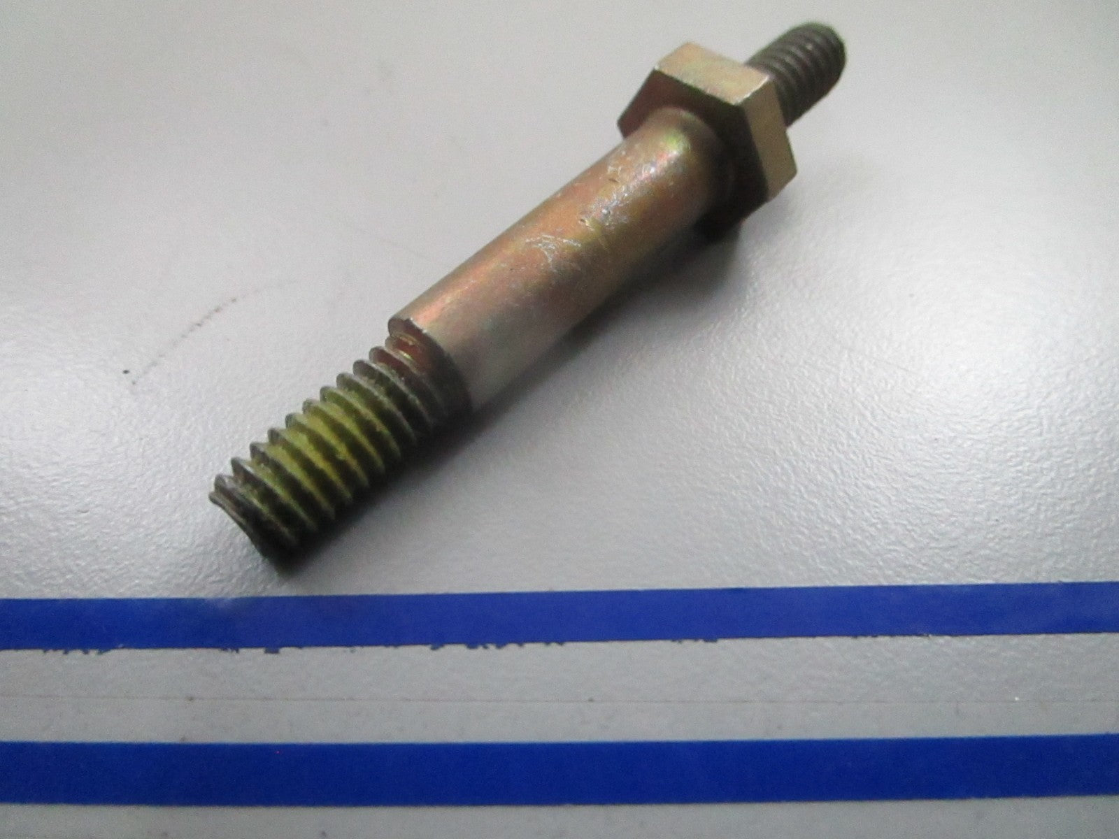 *NEW OEM* 0810 Volvo Penta Stud 3852708