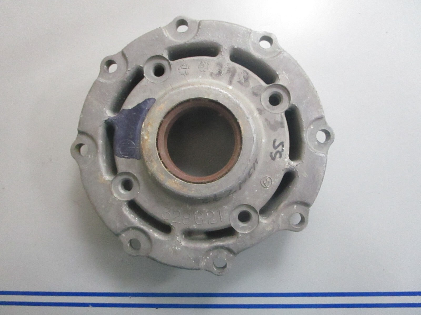 *NEW OEM* 0820 OMC Johnson Evinrude Crankcase Head Assy 393613 0393613 328621