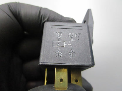 *NEW OEM* 0810 Volvo Penta Relay 241817