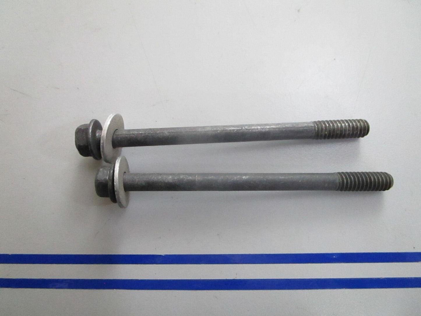 *NEW OEM* (LOT OF 2) 0810 OMC Johnson Evinrude Valve Cover Bolt 3856135