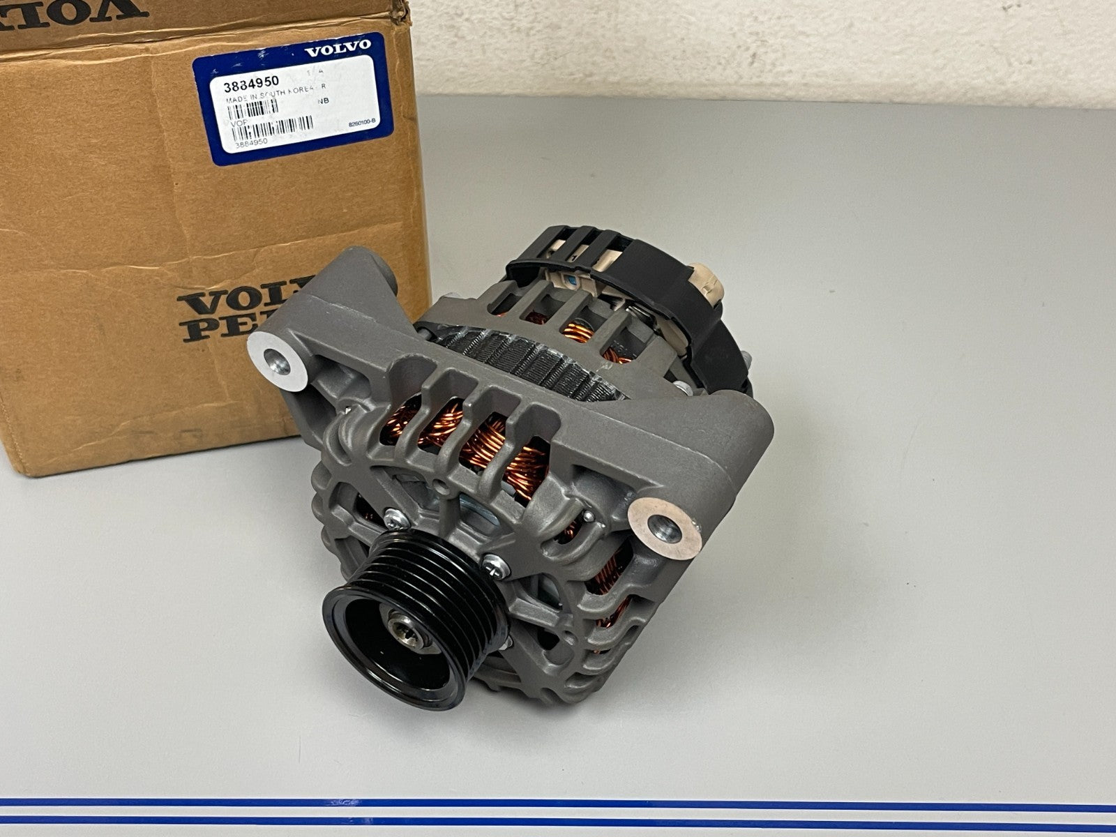 NEW OEM 3884950 Volvo Penta 12V 75A Alternator 0720