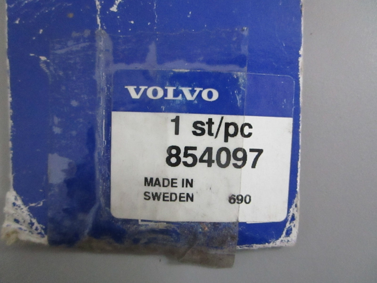NEW OEM 854097 Volvo Penta Bearing Cover 0820