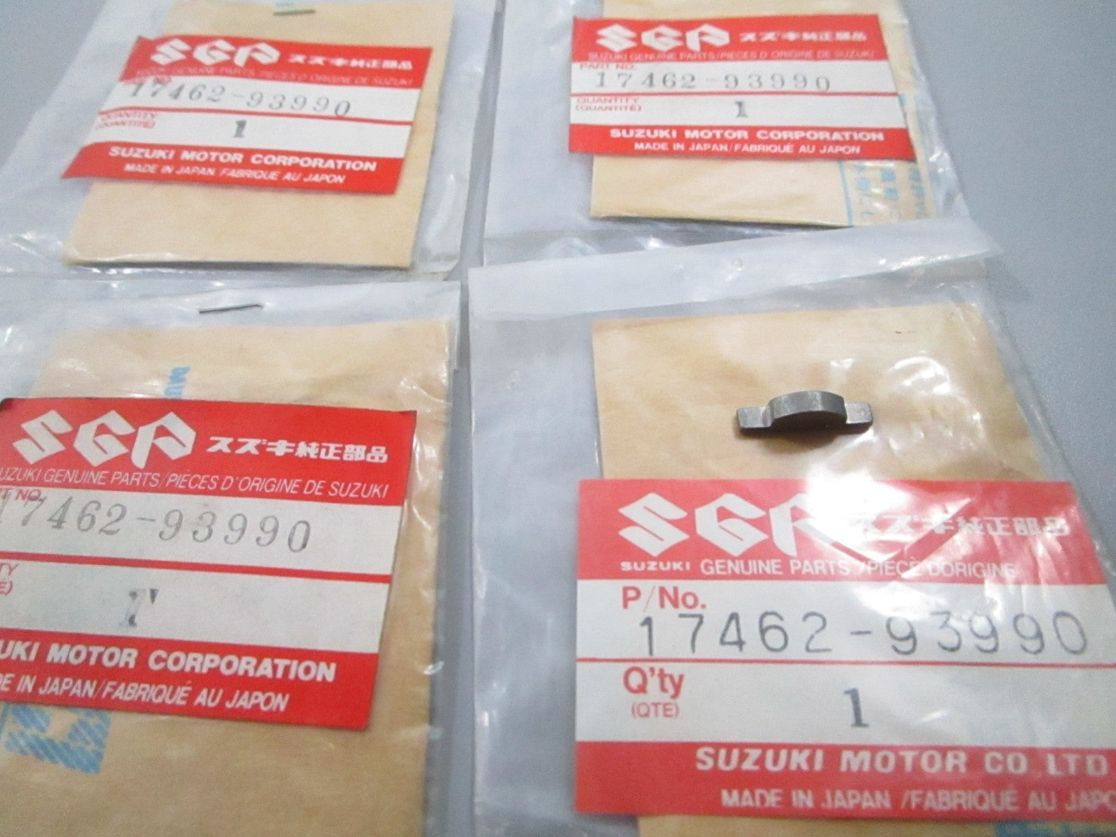 *NEW OEM* (LOT OF 4) 0810 Suzuki Key 17462-93990