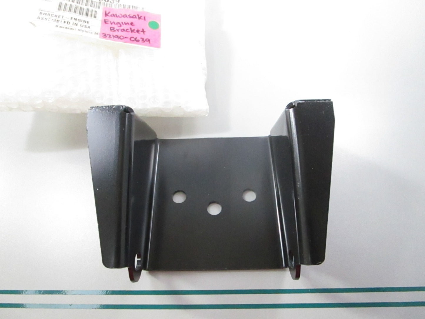 NEW OEM 32190-0639 Kawasaki Engine Bracket 0810