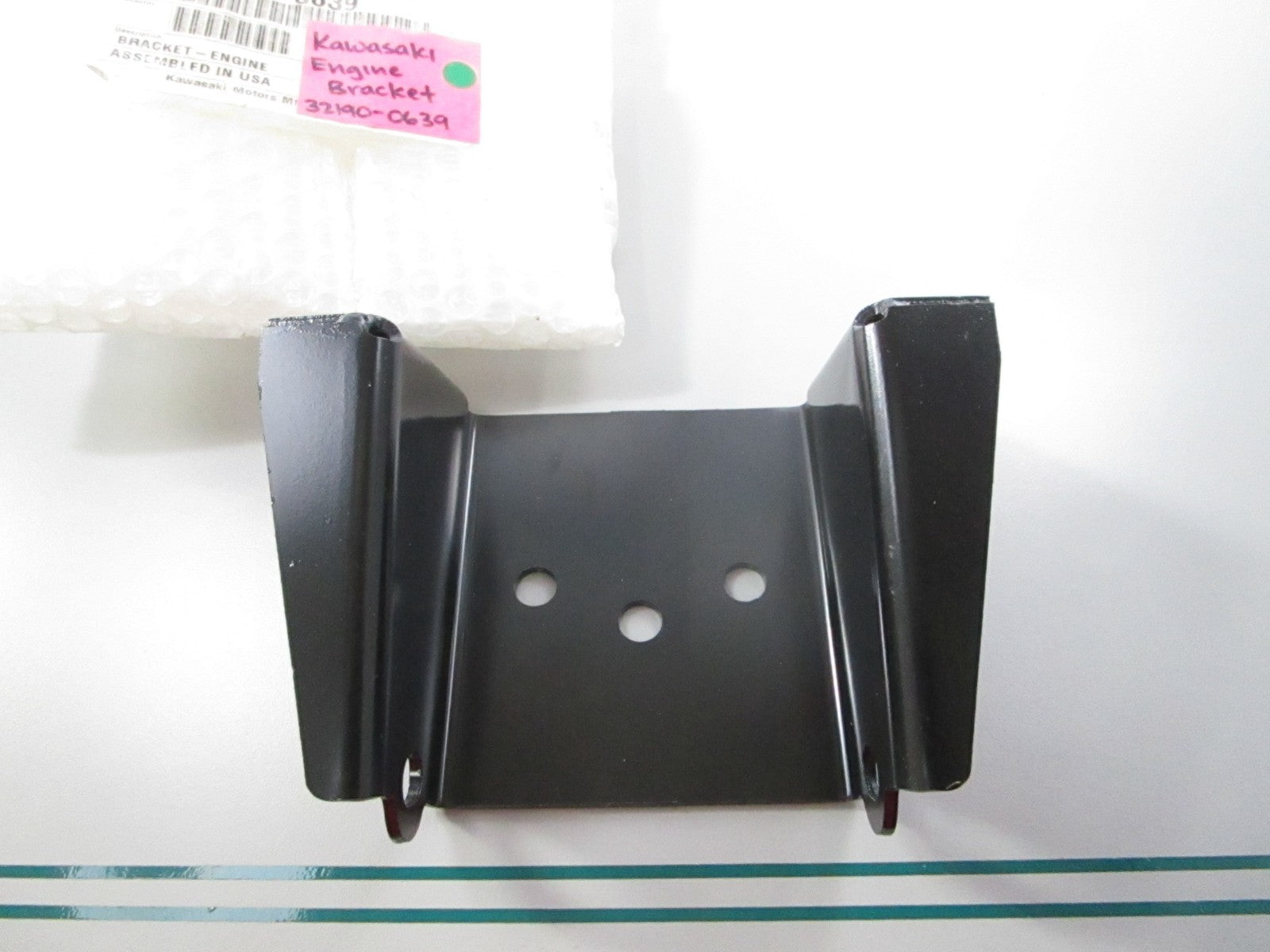 NEW OEM 32190-0639 Kawasaki Engine Bracket 0810