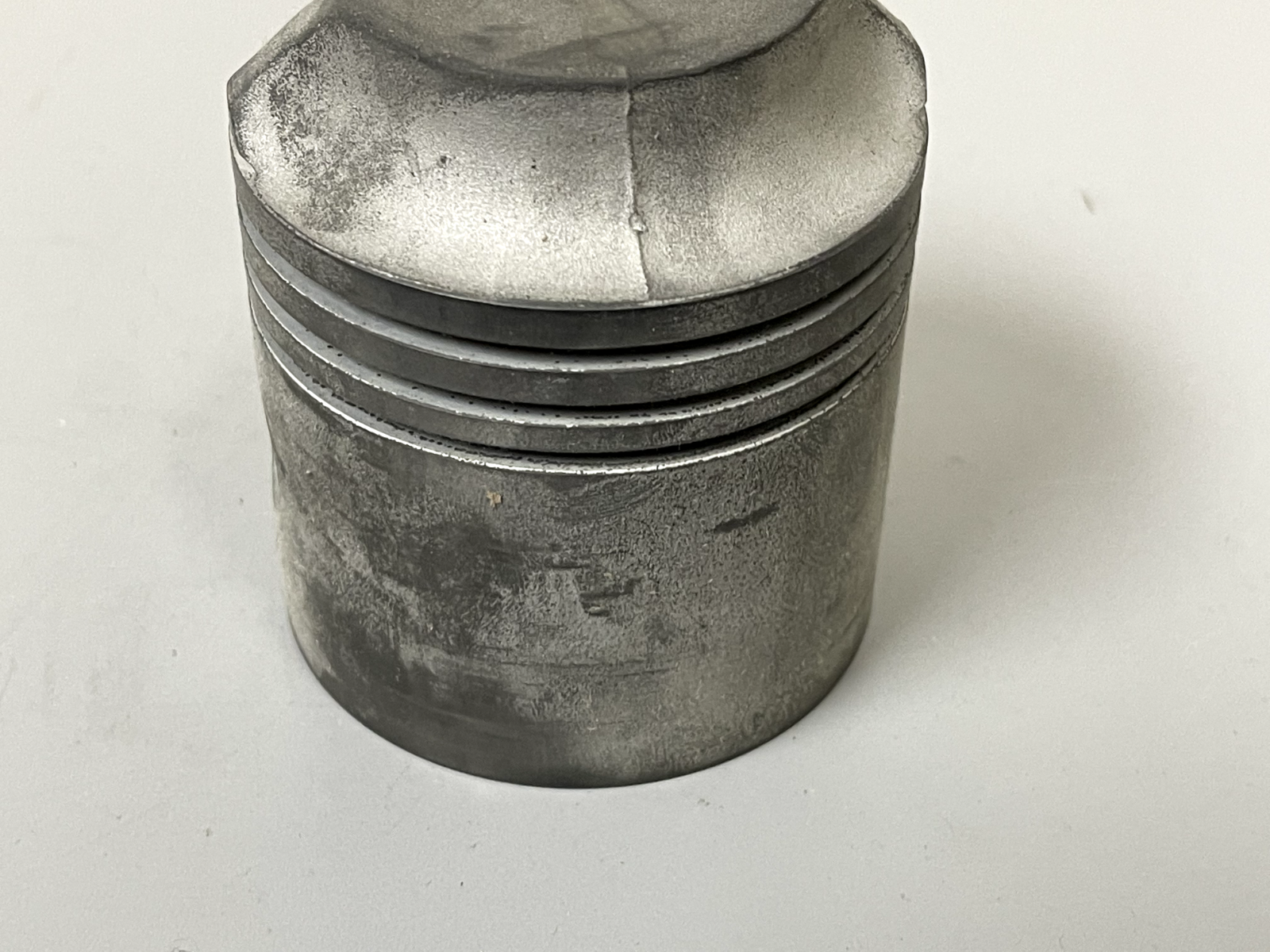 *NEW OEM* 0670 OMC Johnson Evinrude Piston 0380568 380568