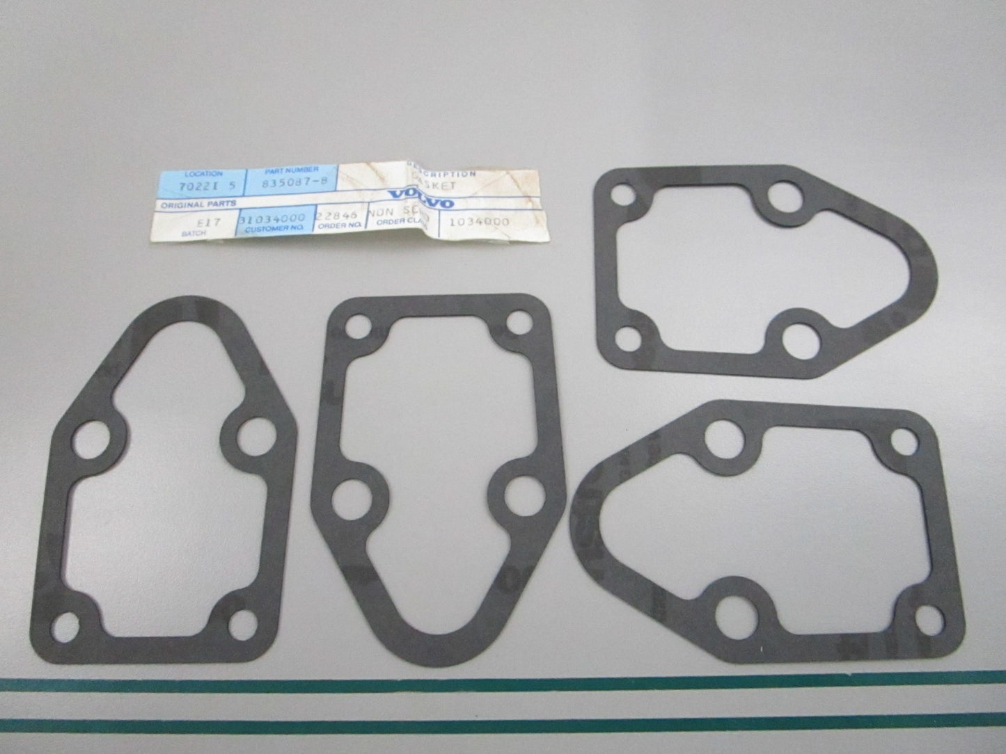 NEW OEM (LOT OF 4) 835087 Volvo Penta Gasket 0810