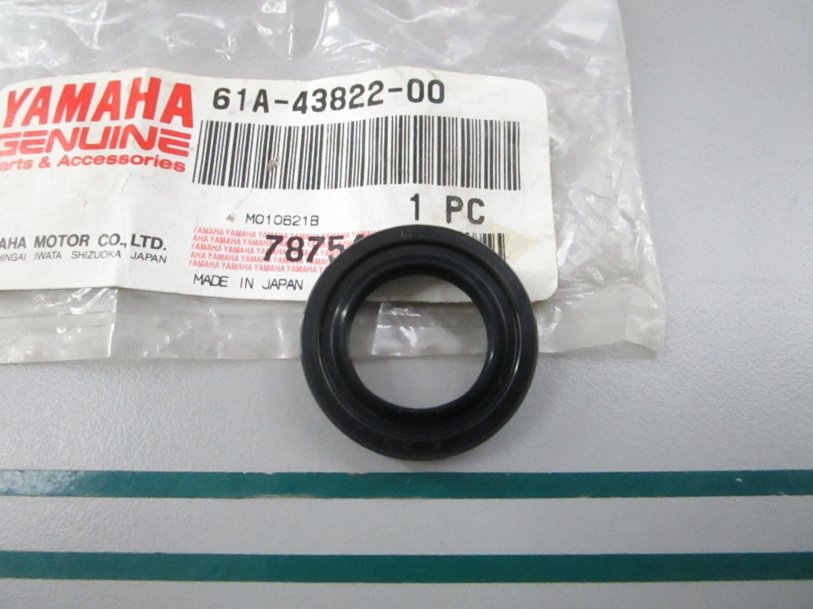 NEW OEM 61A-43822-00-00 Yamaha Trim Dust Seal 0810