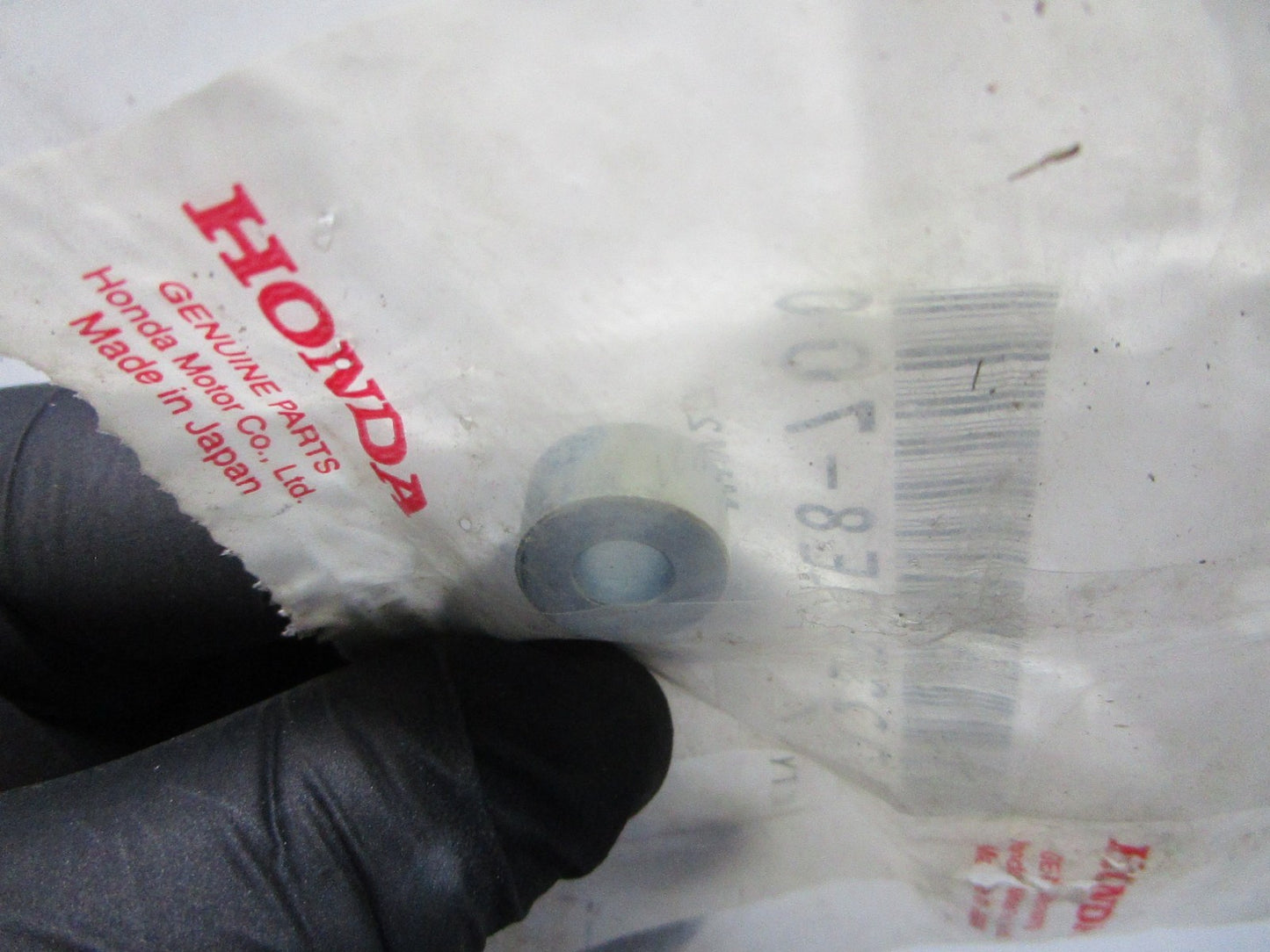 *NEW OEM* 0810 Honda Spacer 17239-ZE8-700