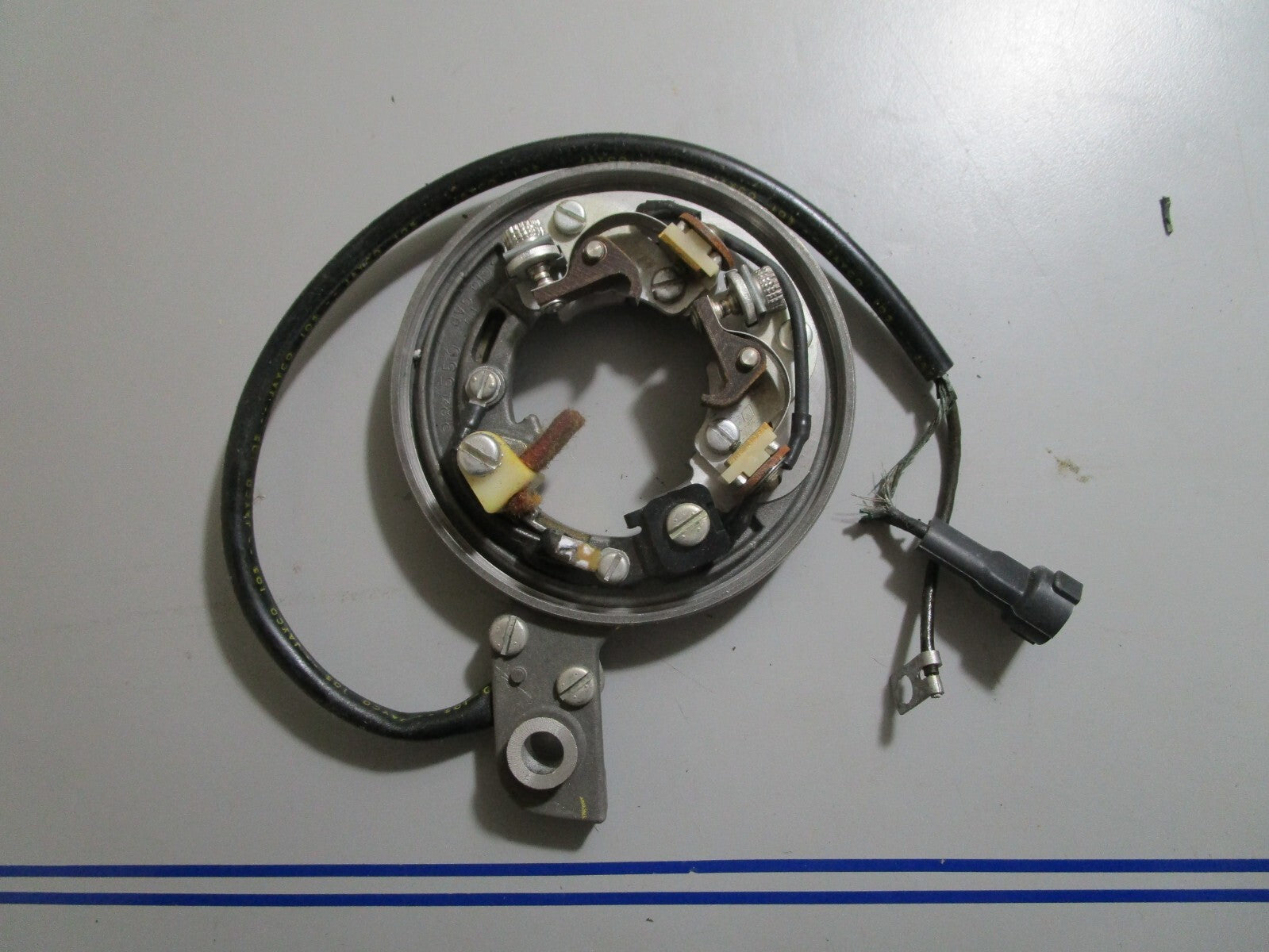 *NEW OEM* 0810 OMC Johnson Evinrude Plate Timer Magneto Base 384548 0384548