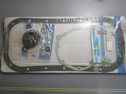 *NEW OEM* 0820 Volvo Penta Gasket Kit 876342