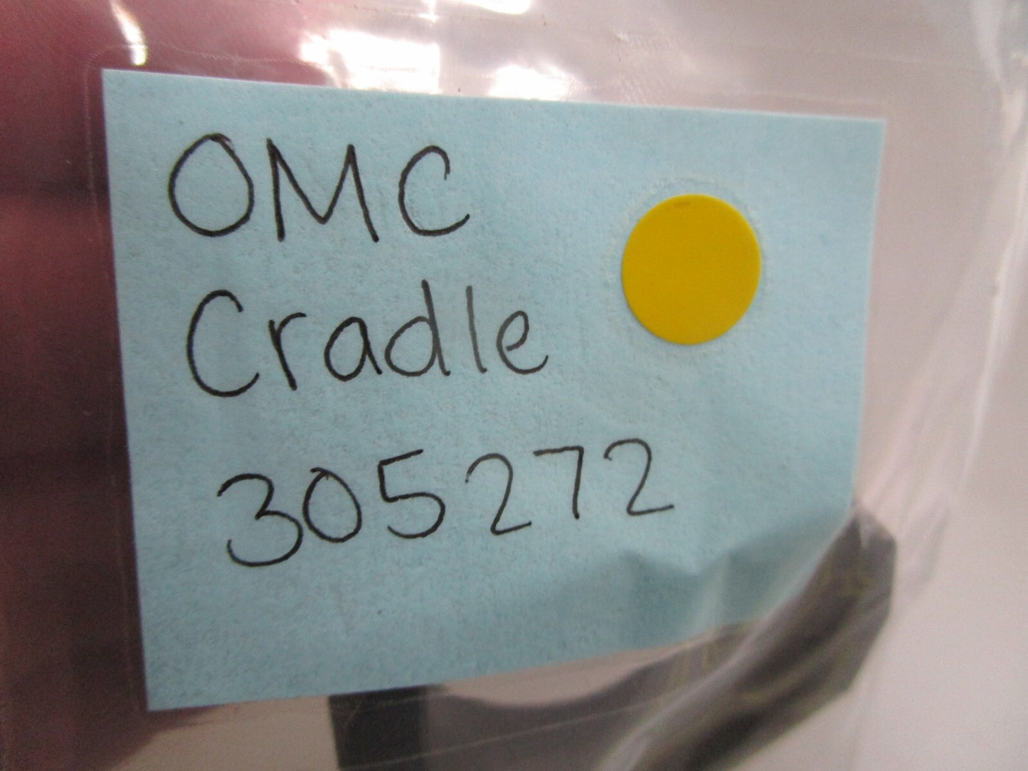 *NEW OEM* 0810 OMC Johnson Evinrude Cradle 305272 0305272