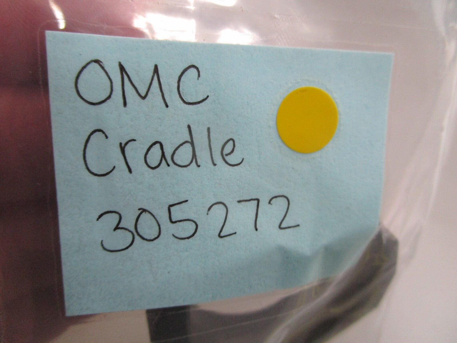 *NEW OEM* 0810 OMC Johnson Evinrude Cradle 305272 0305272