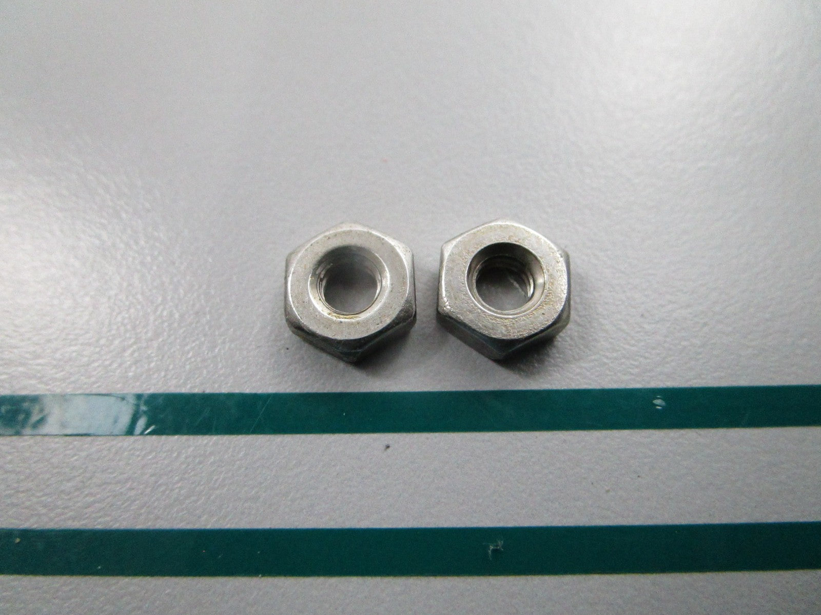 NEW OEM (LOT OF 2) 328712 0328712 OMC Johnson Evinrude Nut 0810