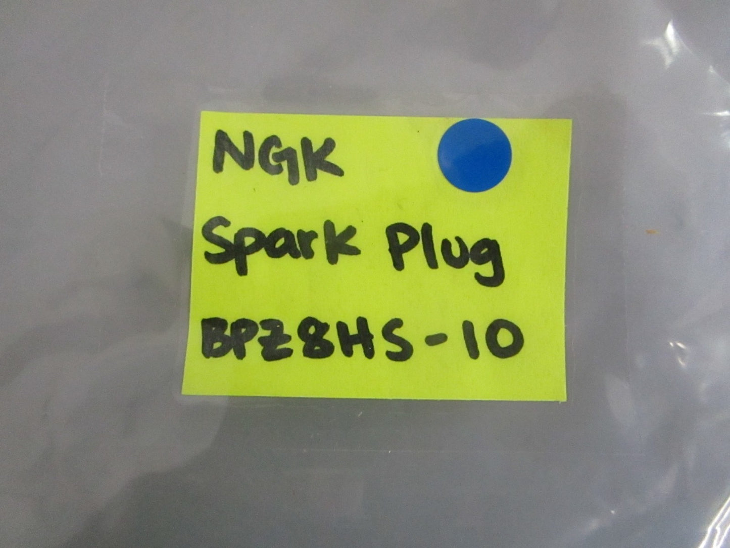 NEW OEM (LOT OF 10) BPZ8HS-10 NGK Spark Plug 0820