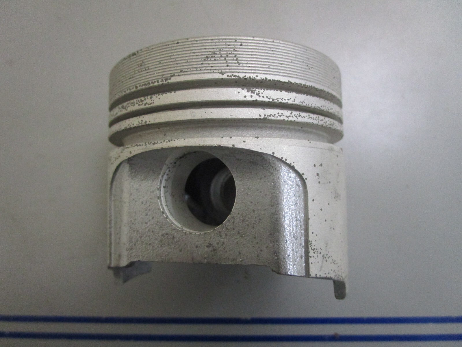 *NEW* 0820 Onan Piston 185-2428