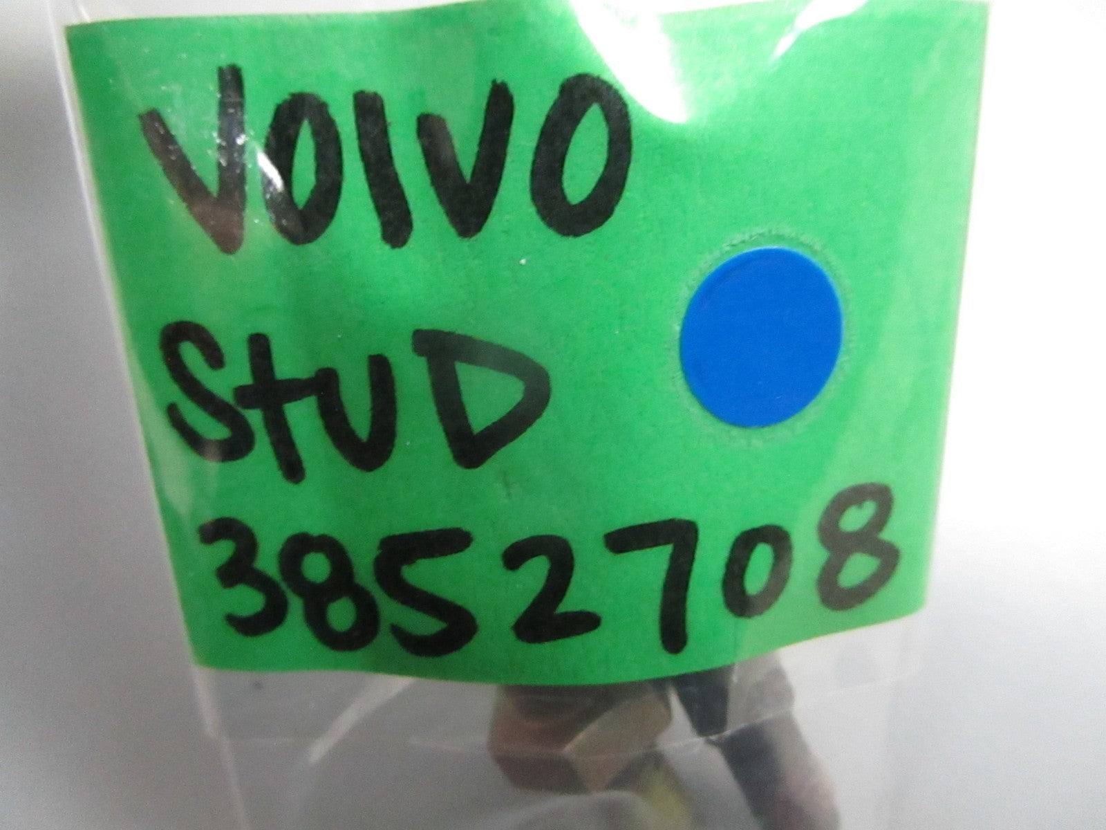 *NEW OEM* 0810 Volvo Penta Stud 3852708